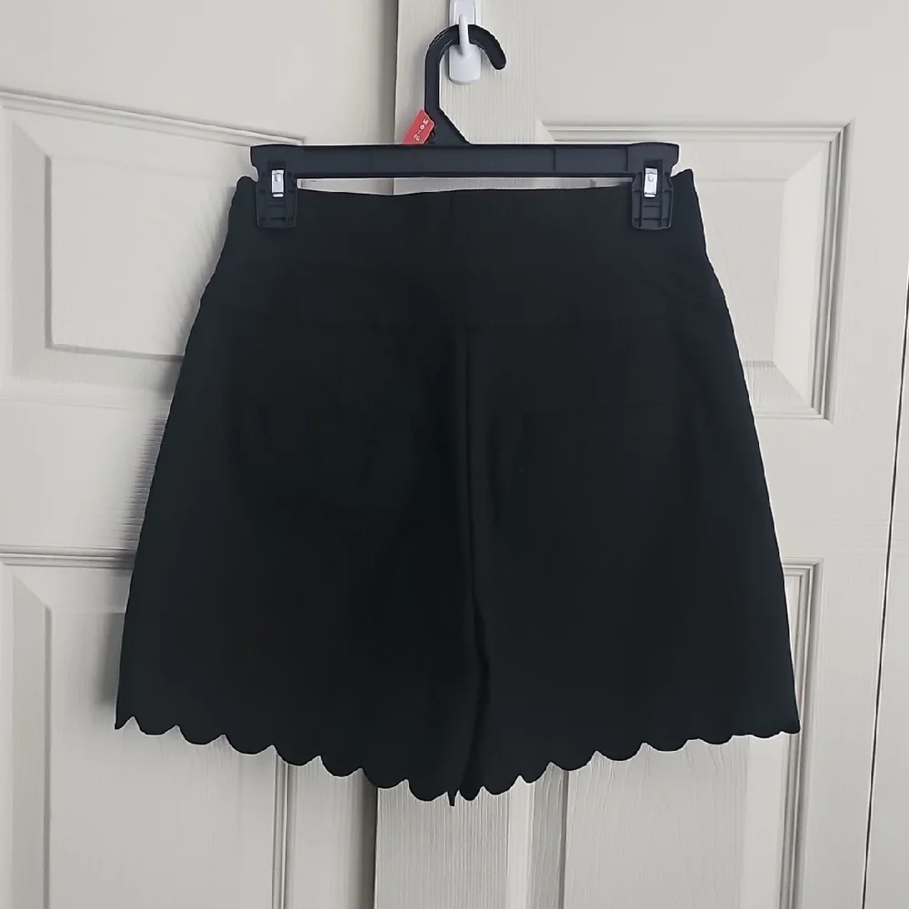 Rebecca Taylor Black High Waist Scalloped Shorts.. #390 - Picture 7 of 13